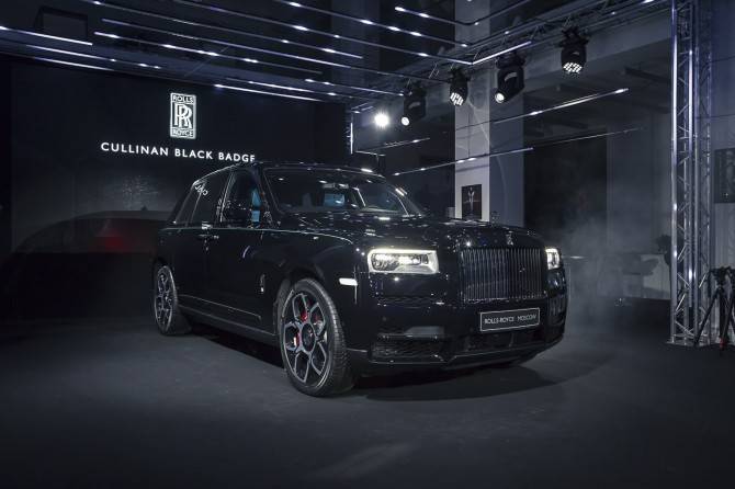 Rolls-Royce Cullinan получил в России новую спецверсию Black Badge - autostat.ru - Россия