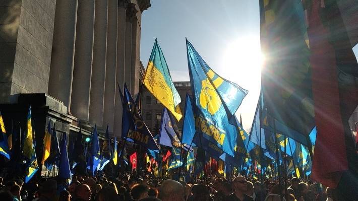 Дмитрий Журавлев - Политолог Журавлев считает, что националисты обесценят вклад США в демократизацию Украины - polit.info - США - Украина