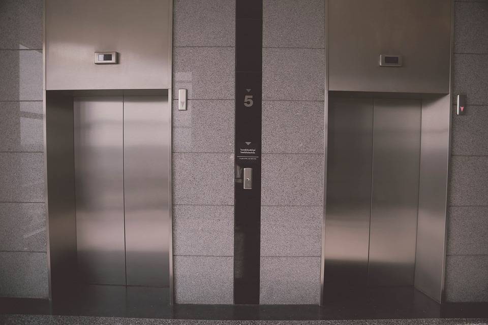 Госконтроль за безопасностью лифтов введут в России - vm.ru - Россия