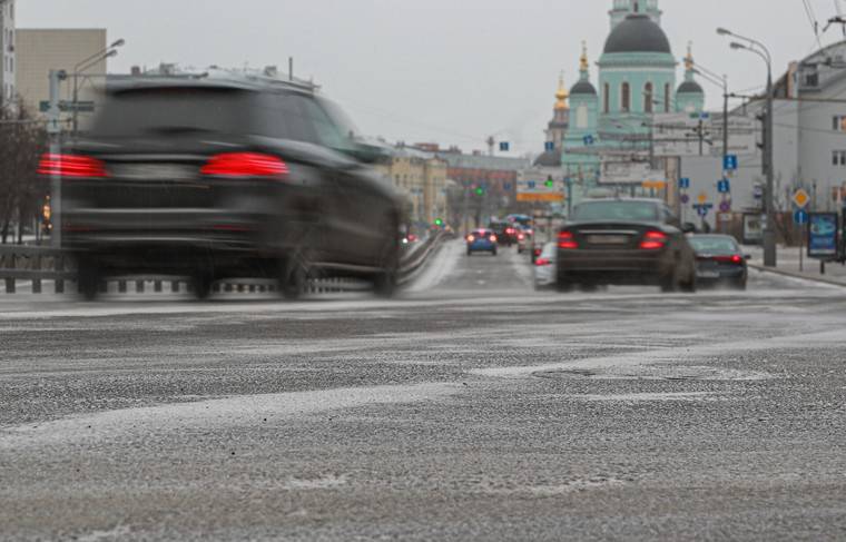 Москвичей предупредили о возможной гололедице на автодорогах города - news.ru - Москва