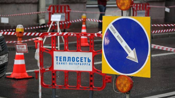 Лопнувшую трубу на улице Крыленко отремонтировали - piter.tv