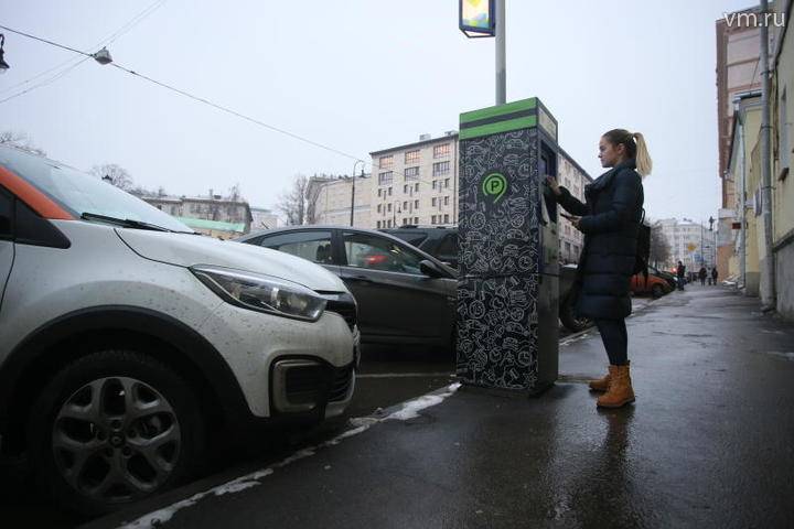 Дептранс Москвы отказался предоставить отдельную парковку курьерам - vm.ru - Москва