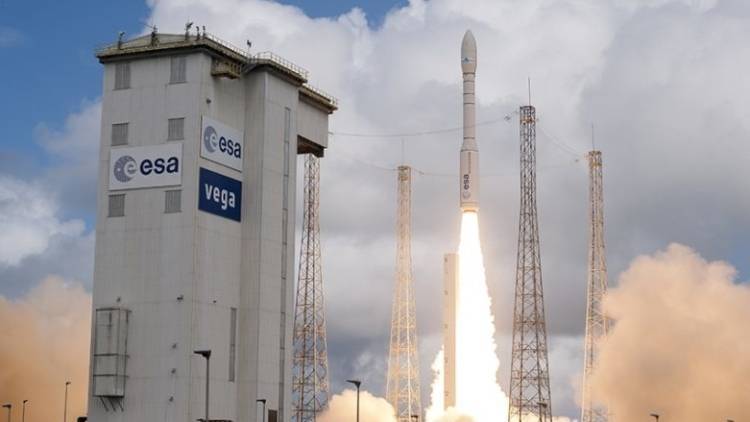 Европа намерена заменить российские комплектующие в ракете Vega - polit.info - Россия - Французская Гвиана