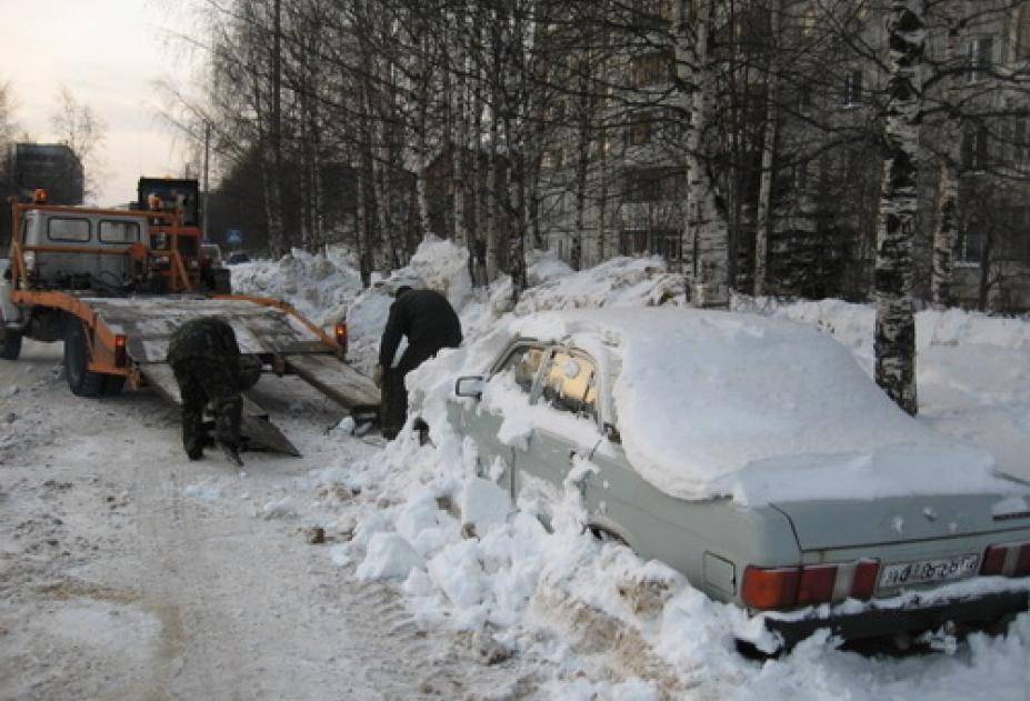 Жителей Глазова просят убрать автомобили с проезжей части - gorodglazov.com - Глазов