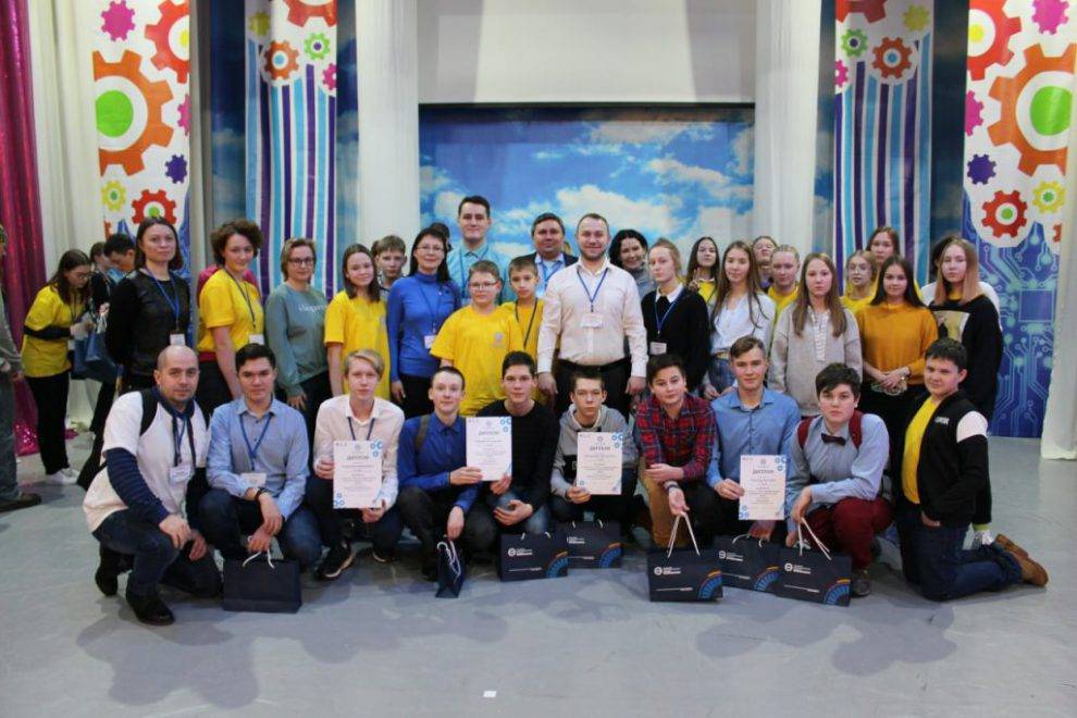 Школьники из Глазова отлично показали себя на чемпионате юных профессионалов - gorodglazov.com - Новоуральск - Ангарск - Зеленогорск - Северск