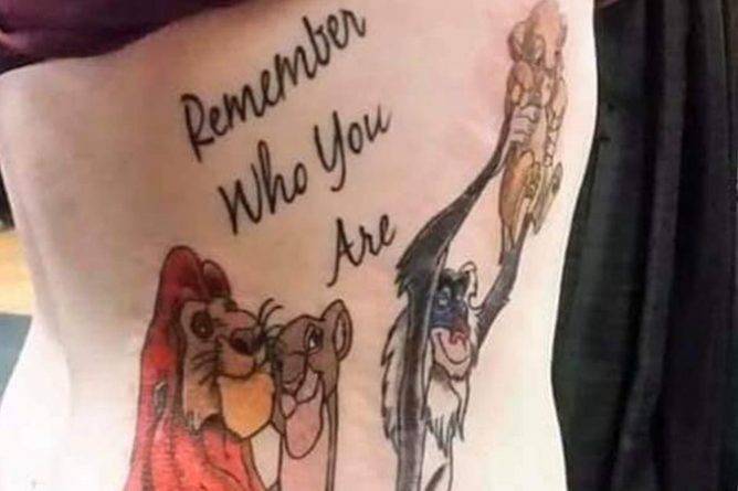 «Помни, кто ты»: Мачеха сделала огромное тату, изобразив трех приемных детей в виде гиен - usa.one