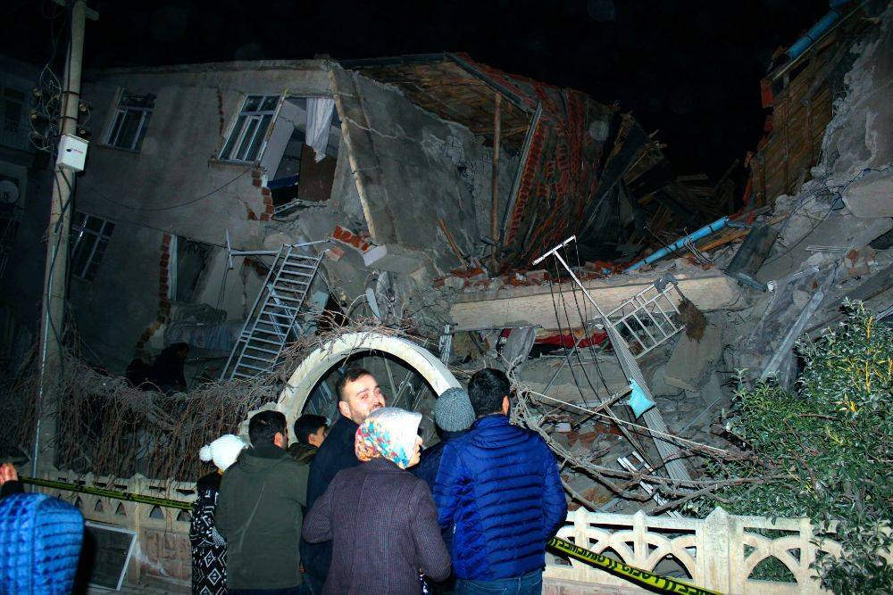 Сулейман Сойлу - В Турции произошло землетрясение, есть погибшие - rtvi.com - Турция