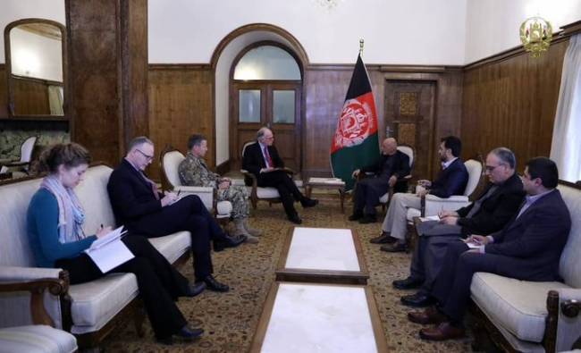 Залмай Халилзад - Ашраф Гани - Президенту Афганистана провели очередной инструктаж по талибам - eadaily.com - США - Катар
