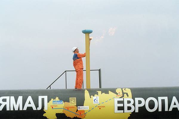 Поставки российского газа в Польше разделили на газ с Востока и Запада - eadaily.com - Норвегия - Россия - США - Польша - Катар