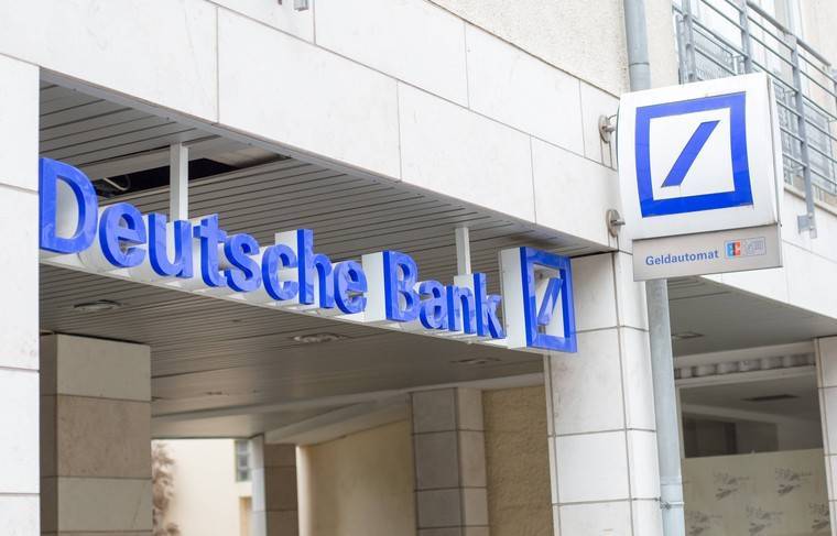 Сотрудников Deutsche Bank обвиняют в даче взятки королевской семье - news.ru - Сыктывкар - Британские Виргинские Острова