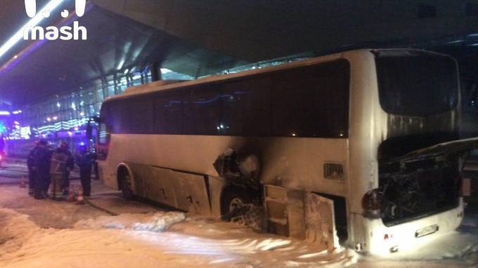 Автобус с китайцами загорелся во Внуково - piter.tv - Москва
