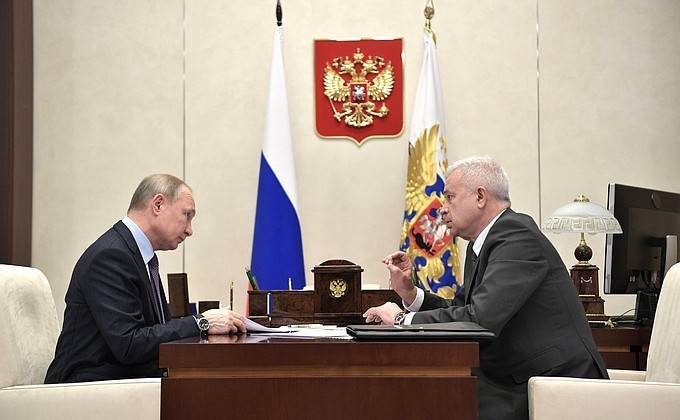 В.Путин - Встреча с главой компании «ЛУКОЙЛ» Вагитом Алекперовым - kremlin.ru