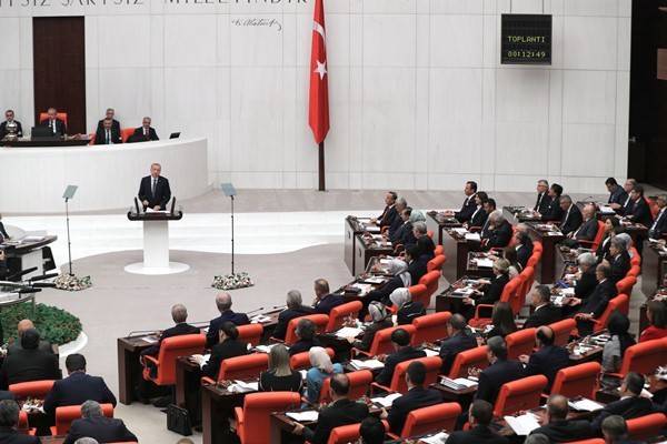 Халифа Хафтарый - Парламент Турции разрешил отправку войск в Ливию - govoritmoskva.ru - Турция - Ливия - Триполи