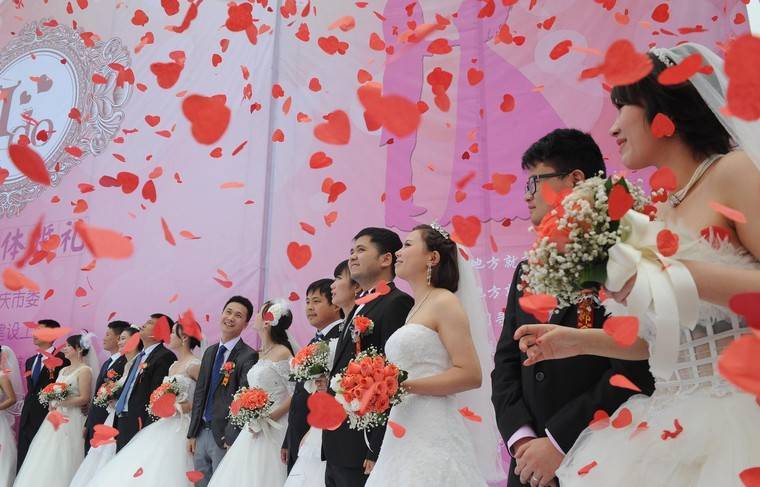 В Пекине запретили регистрировать браки и прощаться с умершими 02.02.2020 - news.ru - Китай
