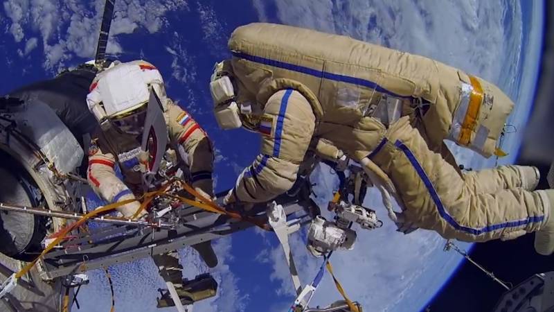 Павел Власов - Крис Кэссиди - Два астронавта США смогут полететь на МКС в 2020 и 2021 году - polit.info - Россия - США