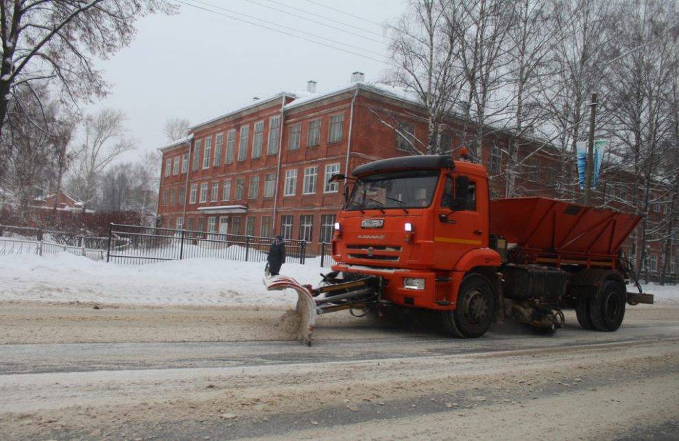 Уборка дорог в Глазове ведется в усиленном режиме - gorodglazov.com