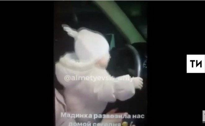 Агина Алтынбаева - Жительница Татарстана посадила за руль автомобиля восьмимесячную дочь — видео - realnoevremya.ru - респ. Татарстан - Набережные Челны