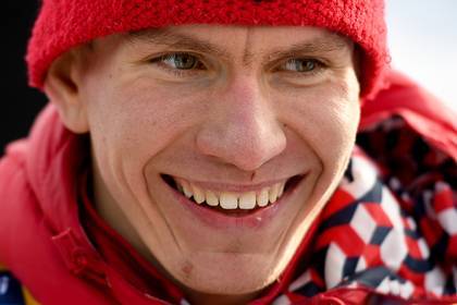 Александр Большунов - Йоханнес Клэбо - Российский лыжник Большунов пообещал налить норвежцу Клэбо водки перед стартом - lenta.ru - Норвегия