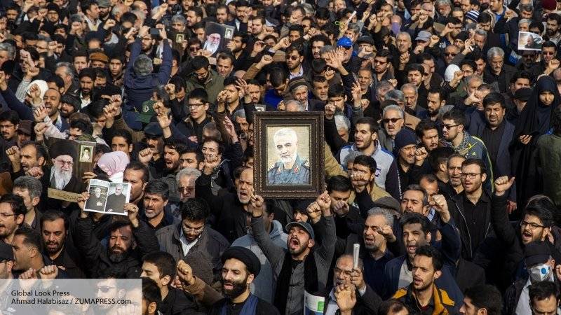 Касем Сулеймани - СМИ сообщили о жертвах давки во время прощания с иранским генералом Сулеймани - politros.com - Иран - Керман