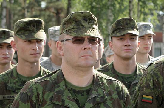Раймундас Кароблис - Литовских военных перевели с базы в Ираке в Кувейт - pnp.ru - США - Ирак - Литва - Дания - Кувейт
