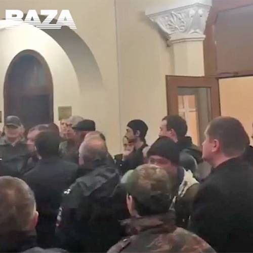 Ахра Авидзба - Оппозиция в Абхазии прорвалась внутрь здания администрации президента - nakanune.ru - Апсны