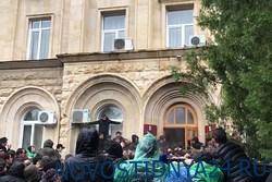 Рауль Хаджимба - Ахра Авидзба - Протестующие захватили здание администрации президента Абхазии - novostidnya24.ru - Апсны