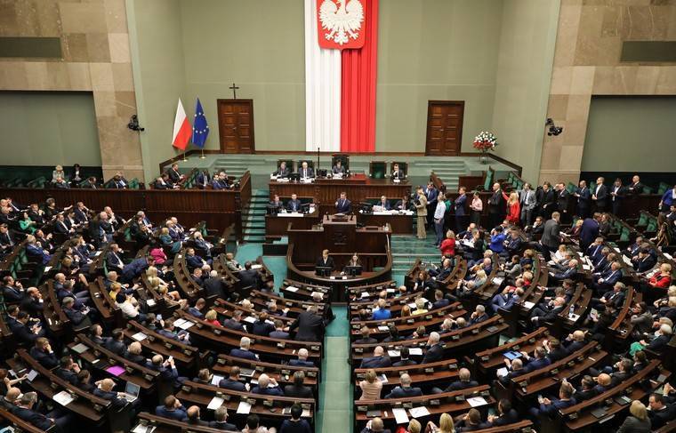 Польша официально уравняла ответственность Германии и СССР за начало войны - news.ru - Германия - Польша - Варшава