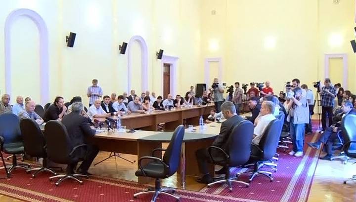 Рауль Хаджимбы - В парламенте Абхазии проголосовали за отставку президента - vesti.ru - Апсны