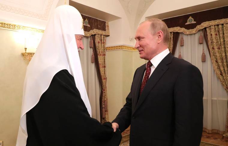 патриарх Кирилл - Путин - Путин поздравил патриарха Кирилла с 11-й годовщиной интронизации - news.ru - Россия