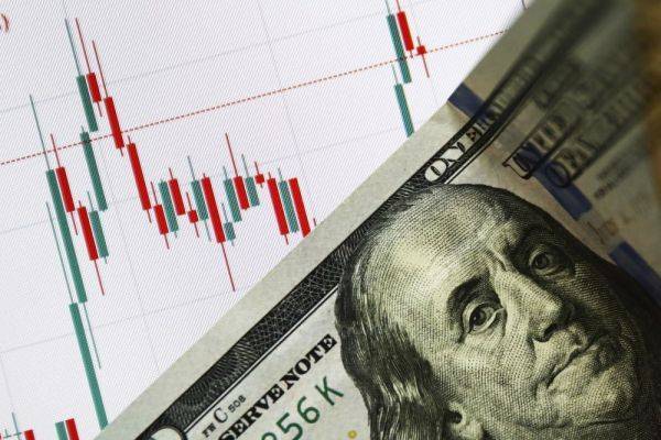 Доллар падает из-за коронавируса и роста безработицы в США - eadaily.com - США