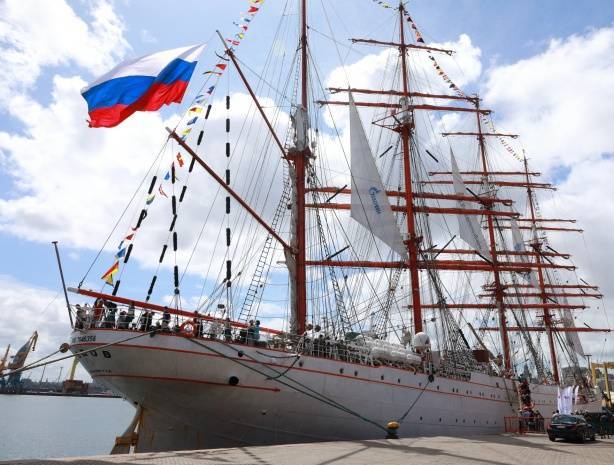 Три знаменитых парусника России готовятся к исторической встрече - vpk-news.ru - Калининград - Владивосток - Аргентина - Юар - Уругвай - Кейптаун - Мальвинские Острова