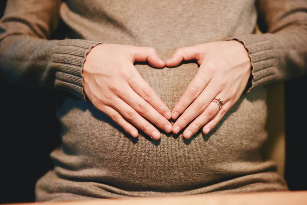 Кэти Холмс - Британка приняла шестикилограммовую опухоль за беременность - vm.ru - Англия - Великобритания