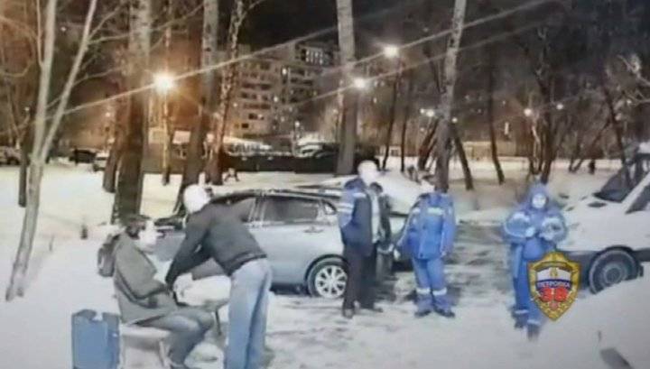 Пьяный москвич набросился на оказывавшего ему помощь фельдшера - vesti.ru - район Свиблово