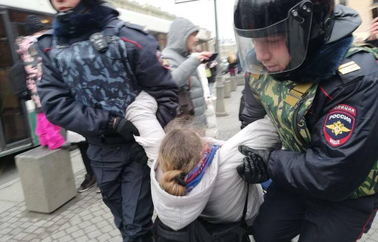 Силовики задержали больше 10 человек на митинге в Петербурге - news.ru - Санкт-Петербург