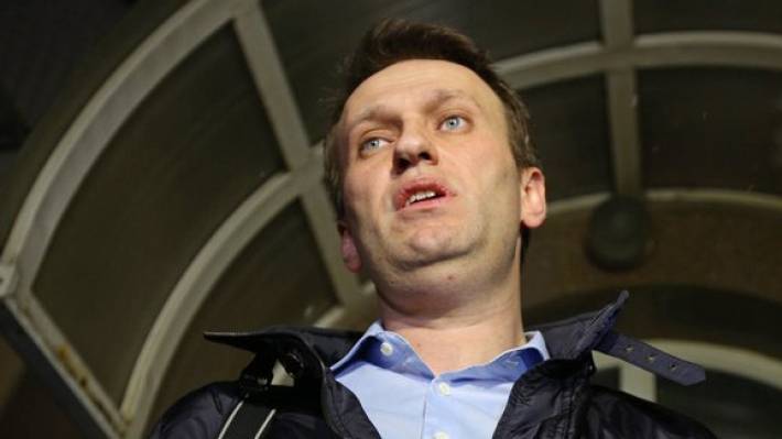 Алексей Навальный - Владимир Шаповалов - «Баба Яга» против поправок в Конституцию и сбоку Навальный - polit.info