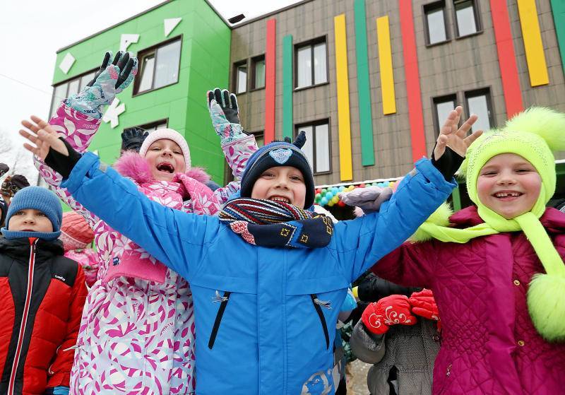 Владимир Путин - Более 700 детских садов планируют открыть в России в 2020 году - vm.ru - Россия