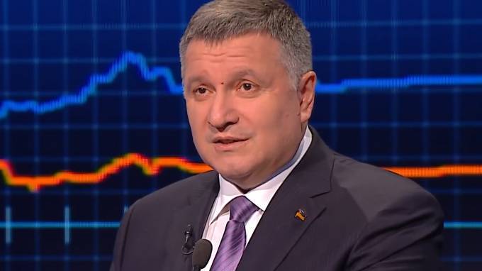 Арсен Аваков - Глава МВД Украины предложил закон о коллаборантах для жителей Донбасса - piter.tv - Украина - Донбасс