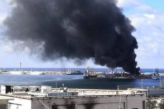 Ливийская национальная армия атаковала турецкий корабль в порту Триполи - versia.ru - Ливия - Триполи