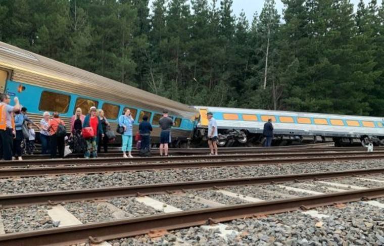 Пассажирский поезд сошёл с рельсов в Австралии - news.ru - Australia