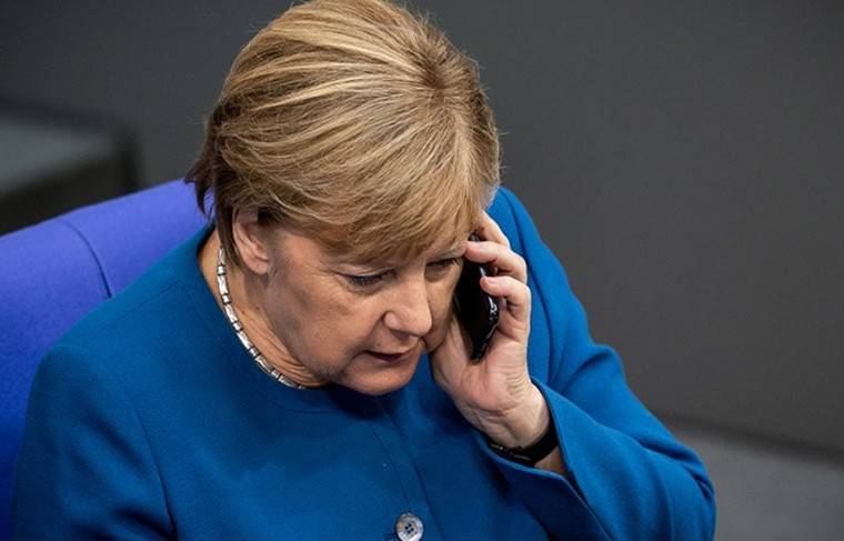 Штеффена Зайберта - Меркель и Макрон потребовали прекращения огня в Сирии - news.ru - Россия - Сирия - Турция - Германия