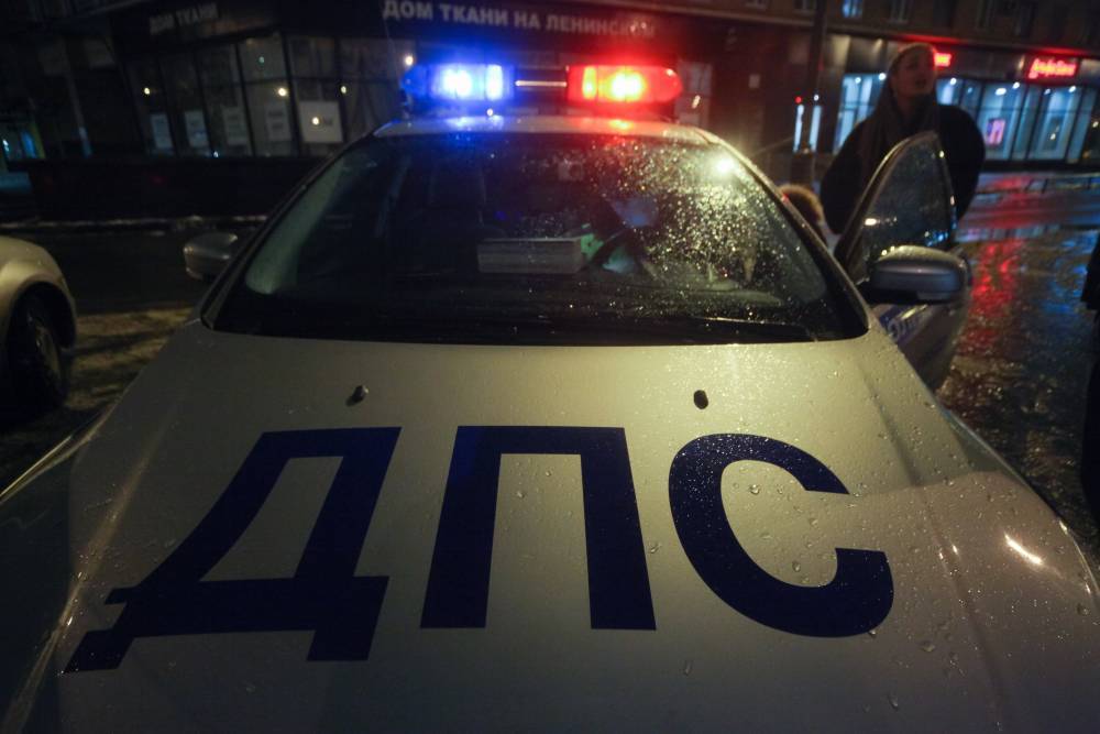 Автомобиль врезался в столб на юго-востоке Москвы - vm.ru - Москва - Госавтоинспекция