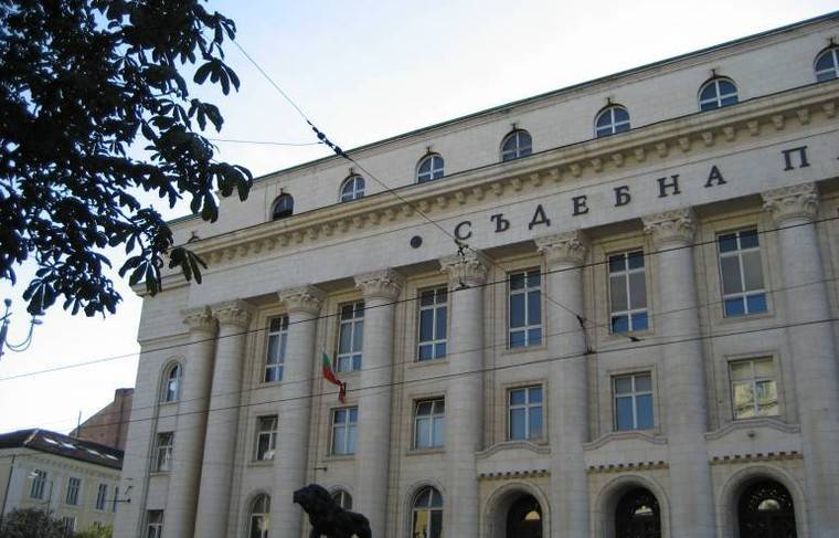Троих россиян в Болгарии обвинили в покушении на торговца оружием - news.ru - Испания - Болгария