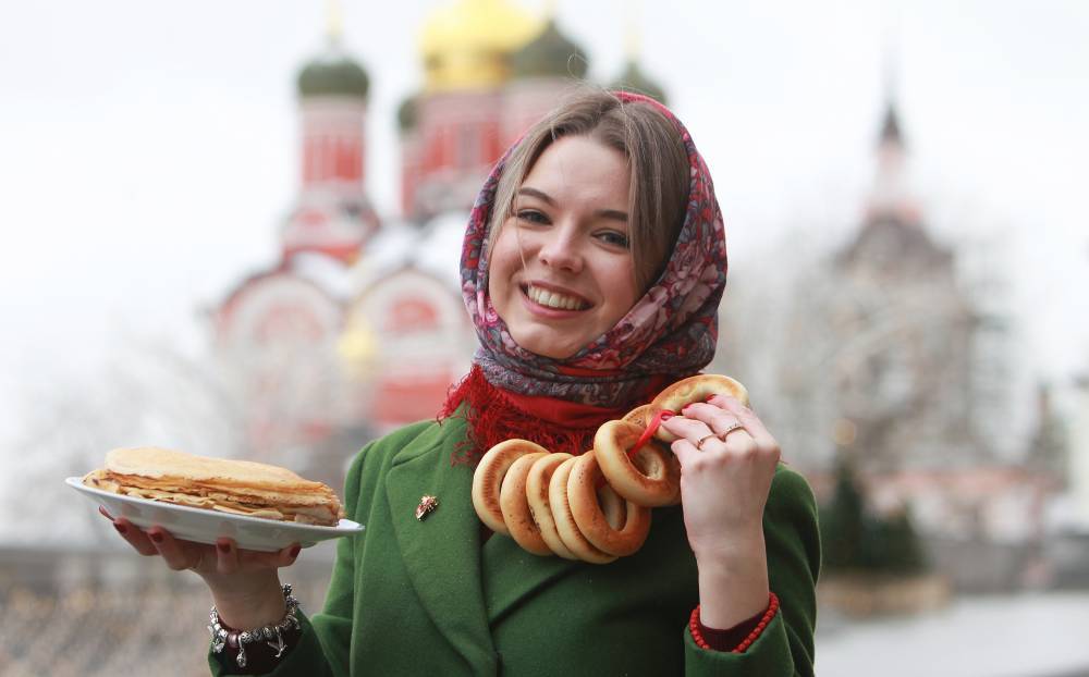 Роспотребнадзор дал рекомендации по выбору продуктов для блинов на Масленицу - vm.ru