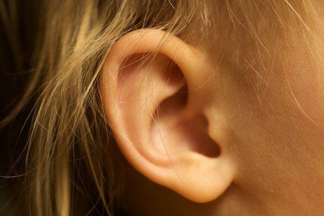 Женщине пришлось ампутировать ухо из-за меланомы, вызванной чрезмерным солярием - usa.one - Англия - Великобритания