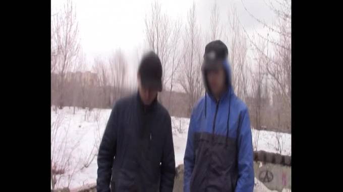 Опубликовано видео задержания и допроса саратовских подростков, который планировали теракт в школе - piter.tv