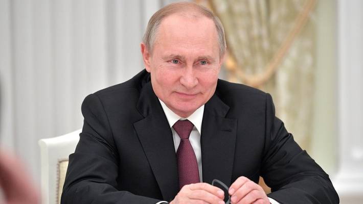 Владимир Путин - Андрей Клишас - Путину предложили провести голосование по Конституции 22 апреля - polit.info - Россия