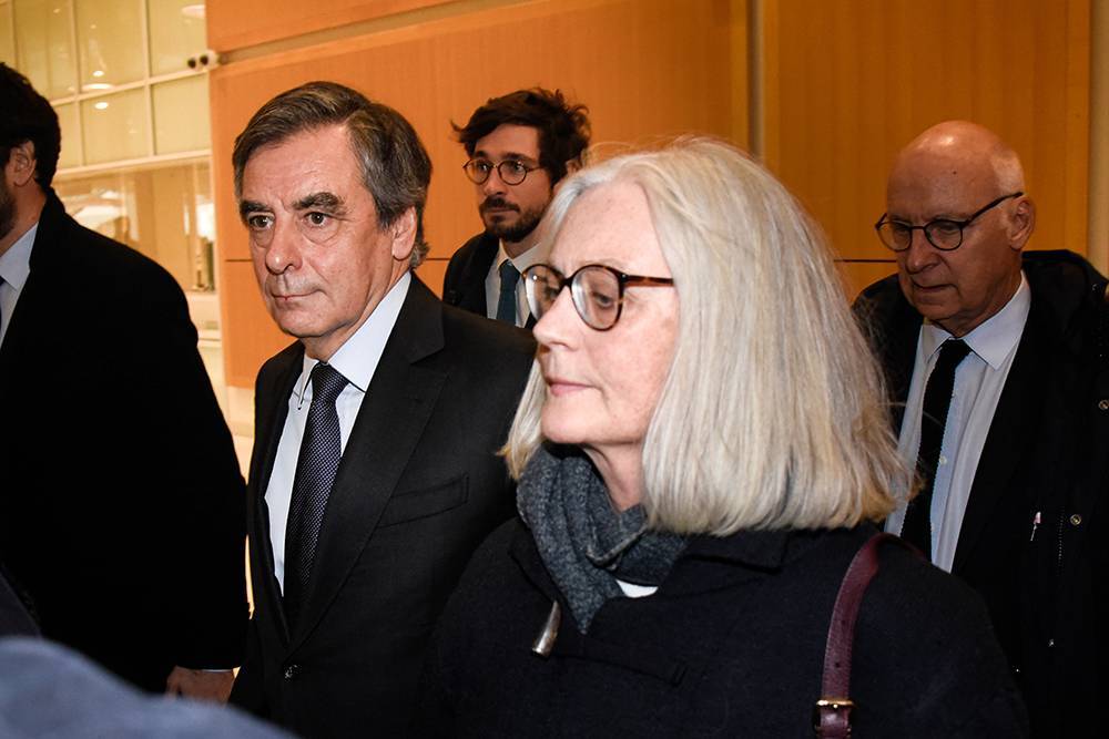 Франсуа Фийон - Во Франции начались слушания по делу Франсуа Фийона и его жены - rtvi.com - Франция