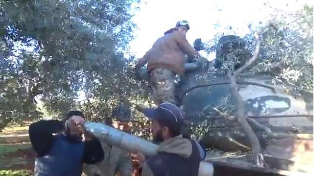 Опубликовано видео атаки боевиков-танкистов в Идлибе - piter.tv - Сирия - Саракиб