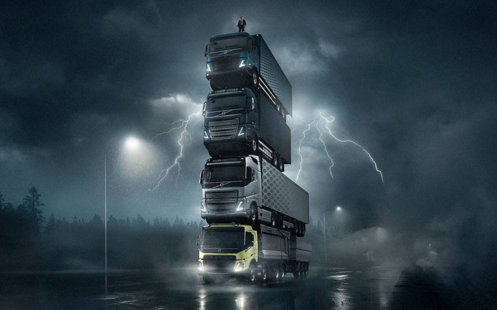 Эпическая реклама Volvo: башня из 4 грузовиков и президент - zr.ru