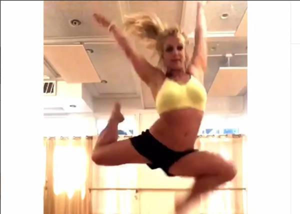 Бритни Спирс - Бритни Спирс опубликовала свой танец, во время которого сломала ногу - nakanune.ru